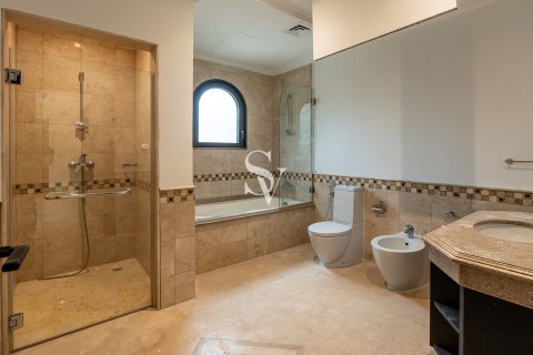 Снять в аренду виллу в Signature Villas, Пальма Джумейра, Дубай: 6 спален, 1242м², № 99886 - фото 7