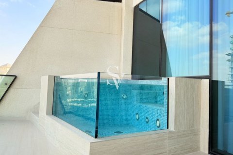 Снять в аренду квартиру в Джумейра Вилладж Серкл, Дубай: 1 спальня, 85м², № 99894 - фото 2