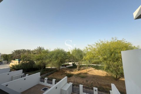 Снять в аренду таунхаус в DAMAC Hills (Akoya by DAMAC), Дубай: 3 спальни, 150м², № 99885 - фото 9