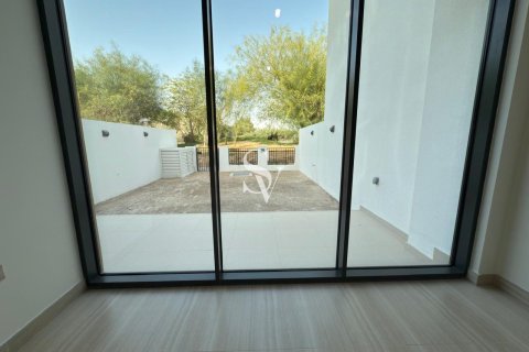 Снять в аренду таунхаус в DAMAC Hills (Akoya by DAMAC), Дубай: 3 спальни, 150м², № 99885 - фото 7