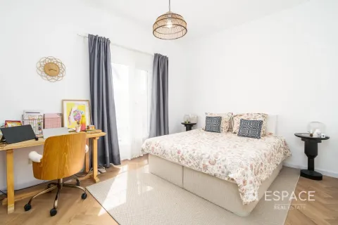 Villa in The Lakes, Dubai 3 bedrooms, 315 sq.m. № 71011 - photo 11