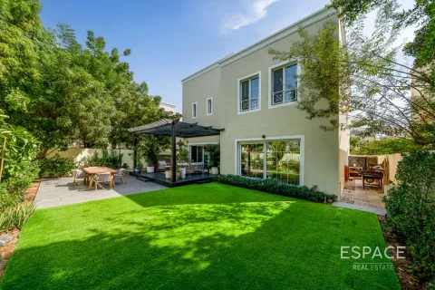 Villa in The Lakes, Dubai 3 bedrooms, 315 sq.m. № 71011 - photo 19