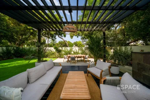 Villa in The Lakes, Dubai 3 bedrooms, 315 sq.m. № 71011 - photo 16