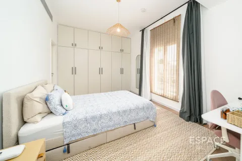 Villa in The Lakes, Dubai 3 bedrooms, 315 sq.m. № 71011 - photo 13