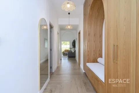 Villa in The Lakes, Dubai 3 bedrooms, 315 sq.m. № 71011 - photo 7