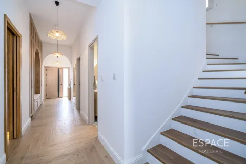 Villa in The Lakes, Dubai 3 bedrooms, 315 sq.m. № 71011 - photo 8