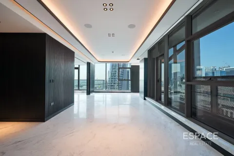 Apartment in Business Bay, Dubai 4 bedrooms, 258 sq.m. № 71012 - photo 17