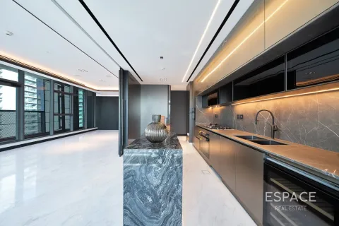 Apartment in Business Bay, Dubai 4 bedrooms, 258 sq.m. № 71012 - photo 10