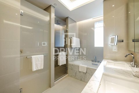 Apartamento en The Address Sky View Towers, Downtown Dubai (Downtown Burj Dubai), Dubai, 2 dormitorios, 123.47 m², № 128388 - foto 9
