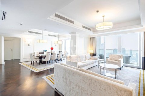 Apartment in Downtown Dubai (Downtown Burj Dubai), Dubai 4 bedrooms, 263.84 sq.m. № 128387 - photo 5