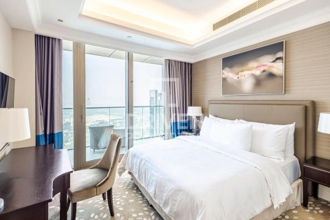 Apartment in Downtown Dubai (Downtown Burj Dubai), Dubai 4 bedrooms, 263.84 sq.m. № 128387 - photo 11