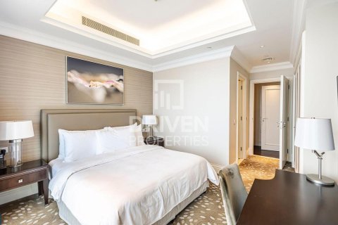 Apartment in Downtown Dubai (Downtown Burj Dubai), Dubai 4 bedrooms, 263.84 sq.m. № 128387 - photo 13