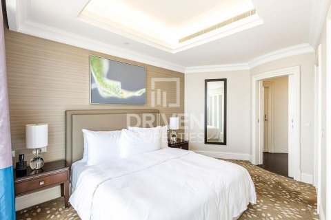 Apartment in Downtown Dubai (Downtown Burj Dubai), Dubai 4 bedrooms, 263.84 sq.m. № 128387 - photo 14