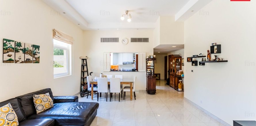 Appartement à Motor City, Dubai, 3 chambres, 187.8 m², № 112538