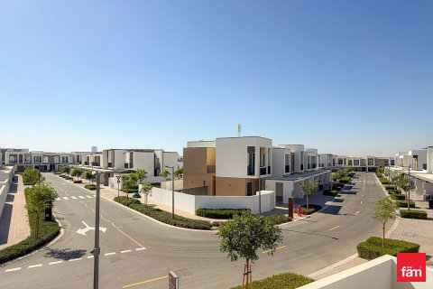 Villa à Dubai, 4 chambres, 249.2 m², № 112551 - photo 15