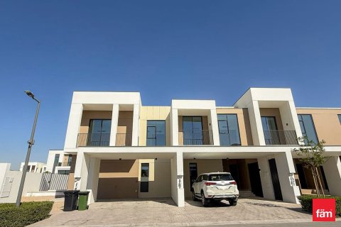 Villa à Dubai, 4 chambres, 249.2 m², № 112551 - photo 2