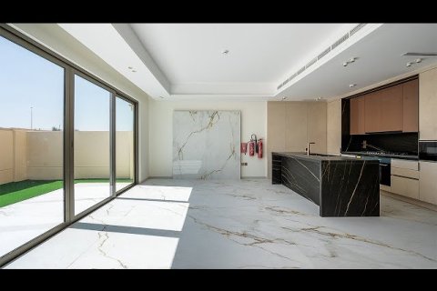 Adosado en Jumeirah Golf Estates, Dubai, 3 dormitorios, 204 m², № 24309 - foto 3