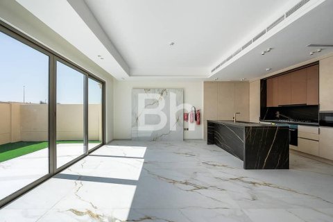 Adosado en Jumeirah Golf Estates, Dubai, 3 dormitorios, 204 m², № 24309 - foto 2