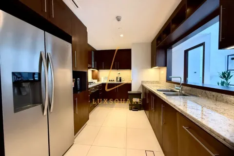 Appartement à BOULEVARD POINT à Downtown Dubai (Downtown Burj Dubai), Dubai, 3 chambres, 170 m², № 69298 - photo 4