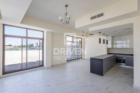 Купить таунхаус в District 11, Мохаммед Бин Рашид Сити, Дубай: 4 спальни, 369м², № 19214 - фото 1