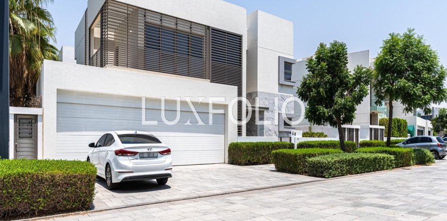 Villa in District One, Mohammed Bin Rashid City, Dubai 5 bedrooms, 724 sq.m. № 45797