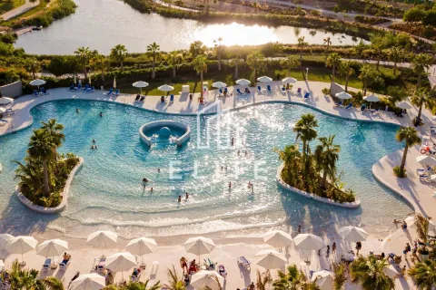 Villa en Dubai, 5 dormitorios, № 69863 - foto 2