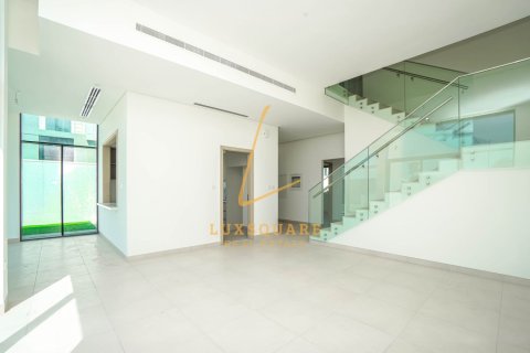Villa in Al Furjan, Dubai 4 bedrooms, 336 sq.m. № 114471 - photo 2