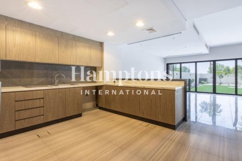 Снять в аренду таунхаус в DAMAC Hills (Akoya by DAMAC), Дубай: 4 спальни, 323.95276100м², № 63224 - фото 9