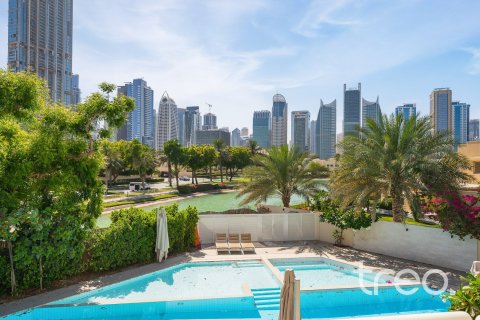 Villa in Meadows, Dubai 6 bedrooms, 566.71 sq.m. № 134706 - photo 28