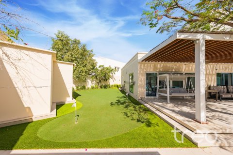 Villa in Meadows, Dubai 6 bedrooms, 566.71 sq.m. № 134706 - photo 7