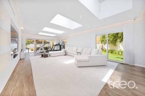 Villa in Meadows, Dubai 6 bedrooms, 566.71 sq.m. № 134706 - photo 27