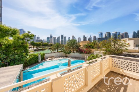 Villa in Meadows, Dubai 6 bedrooms, 566.71 sq.m. № 134706 - photo 16