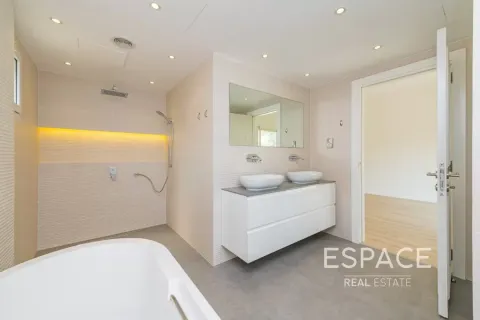 Villa en Meadows, Dubai, 3 dormitorios, 542 m², № 62117 - foto 14