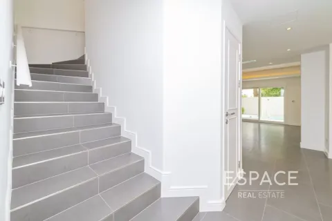 Villa en Meadows, Dubai, 3 dormitorios, 542 m², № 62117 - foto 10
