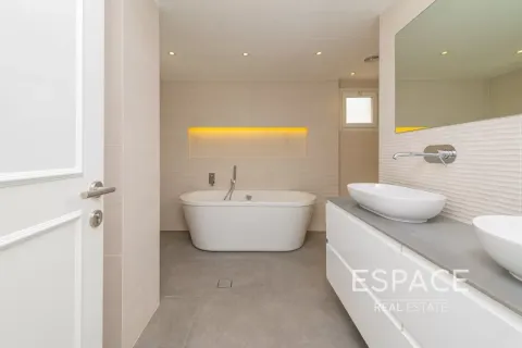 Villa en Meadows, Dubai, 3 dormitorios, 542 m², № 62117 - foto 15