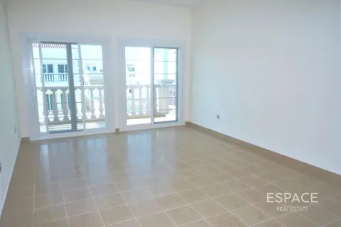 Villa in Jumeirah Village Triangle, Dubai 2 bedrooms, 278 sq.m. № 62132 - photo 9