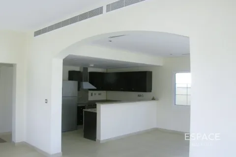 Villa in Jumeirah Village Triangle, Dubai 2 bedrooms, 278 sq.m. № 62132 - photo 6