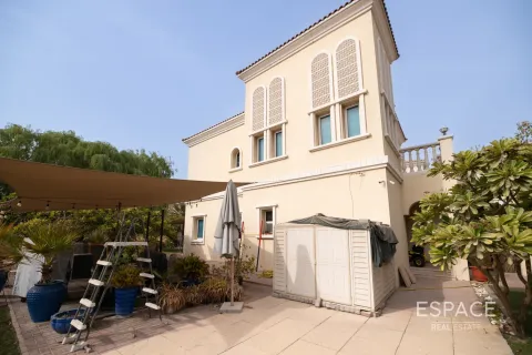 Villa in Jumeirah Village Triangle, Dubai 2 bedrooms, 278 sq.m. № 62132 - photo 17