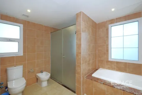 Villa in Jumeirah Village Triangle, Dubai 2 bedrooms, 278 sq.m. № 62132 - photo 11