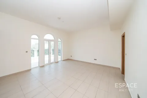 Villa in Legacy Nova Villas, Jumeirah Park, Dubai 4 bedrooms, 455 sq.m. № 62131 - photo 12