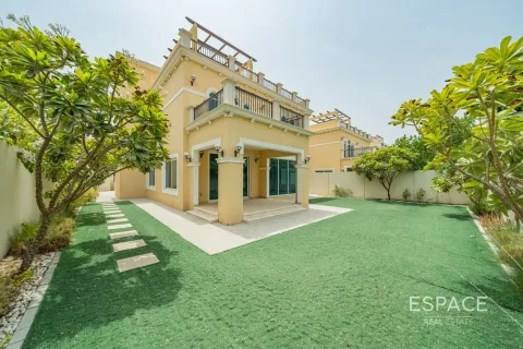 Villa in Legacy Nova Villas, Jumeirah Park, Dubai 4 bedrooms, 455 sq.m. № 62131 - photo 20