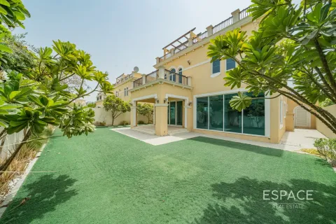 Villa in Legacy Nova Villas, Jumeirah Park, Dubai 4 bedrooms, 455 sq.m. № 62131 - photo 19