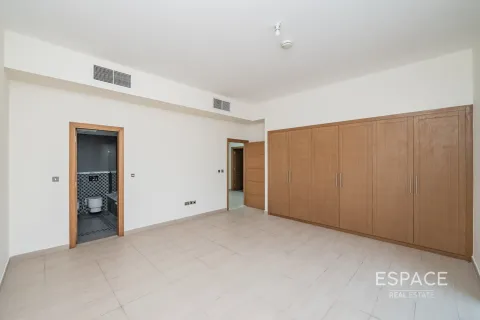 Villa in Legacy Nova Villas, Jumeirah Park, Dubai 4 bedrooms, 455 sq.m. № 62131 - photo 14