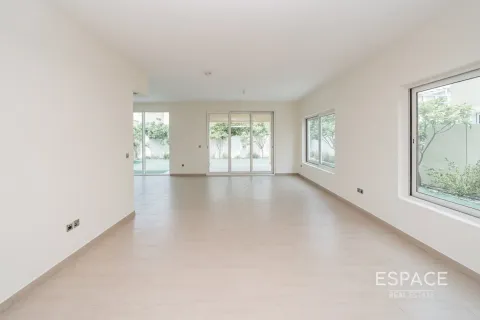 Villa in Legacy Nova Villas, Jumeirah Park, Dubai 4 bedrooms, 455 sq.m. № 62131 - photo 3