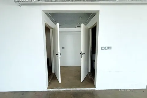 Office in Jumeirah Lake Towers, Dubai 140 sq.m. № 62130 - photo 5