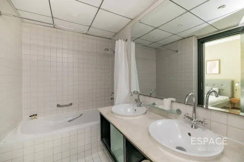 Apartment in Dubai Marina, Dubai 2 bedrooms, 121 sq.m. № 62134 - photo 12