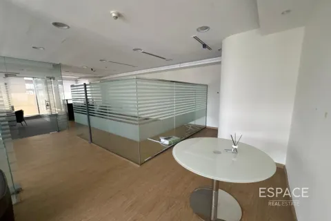 Office in The Citadel Tower, Business Bay, Dubai 102 sq.m. № 62129 - photo 2