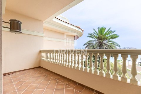 Villa in Signature Villas, Palm Jumeirah, Dubai 6 bedrooms, 1244.62 sq.m. № 128845 - photo 23