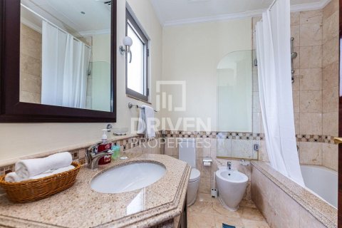 Villa in Signature Villas, Palm Jumeirah, Dubai 6 bedrooms, 1244.62 sq.m. № 128845 - photo 18