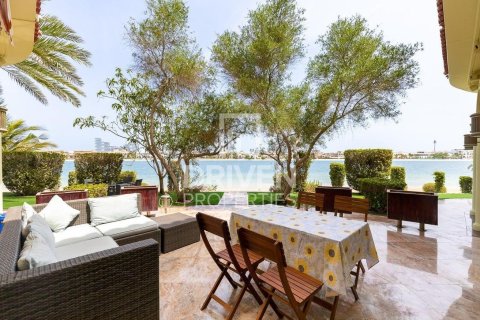 Villa in Signature Villas, Palm Jumeirah, Dubai 6 bedrooms, 1244.62 sq.m. № 128845 - photo 24